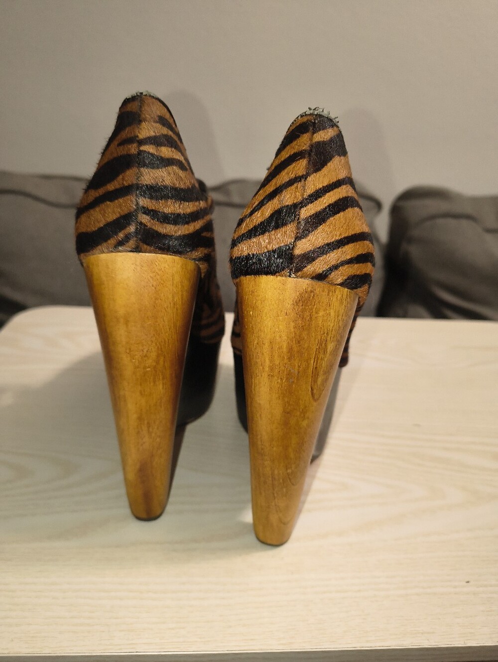 DV8 by Dolce Vita Tiger Print Mary Jane Heels – Size 8 - Picture 3 of 6